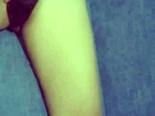 girl enjoys a nice little masturbation session