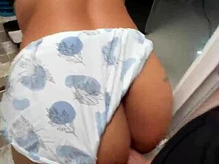 vecina puedes lavar mi ropa porafvor te pagare