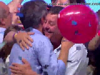 Nada de porno solo macri bailando clasico argentinos