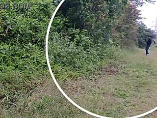 safada flashes ass and pussy in public park
