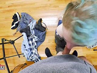 color haired raven rims and sucks dick