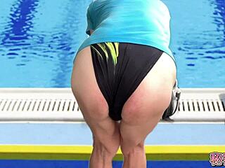 woman borrows swimsuit and masturbates secretly in pool