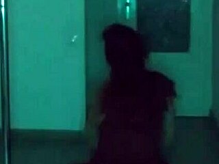 amysexxxjuguetona se graba mientras hace un baile privado