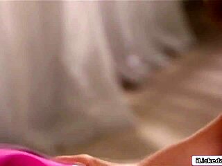 Lesbian teen licks then facesits her bff