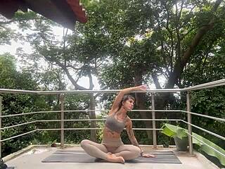 Free hot girl nikatsu does yoga with you