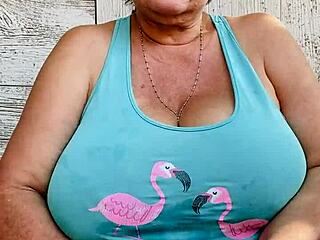 Girl SUCKS Cock Making Pussy Wet Fast