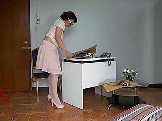Office Secretary Shows Pussy Without Panties