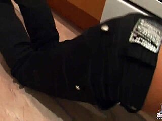 i love how hard you get when i tease you in skinny jeans 😘
