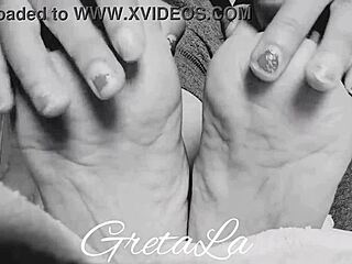 a piedi nudi fetish feet