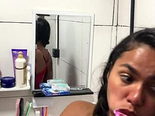 Novinha sento na vara e me fez gozar na boca