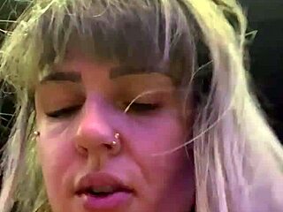 Mulher na academia toda suada que chega tem q tirar a camisa de tao molhada q ta escorria pelas perna a buceta toda melada eos maronbas n�o parava de olha pra sua buceta melada