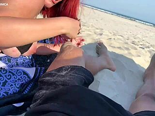 contratei essa empregada ela fez boquete na praia putinha peladinha safada escondida