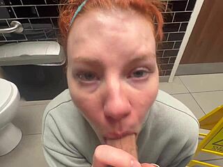 i luv big cock n swallowin cum in toilet
