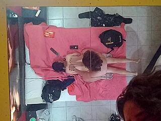 masaje muy relajante en cama de motel con mi amiga