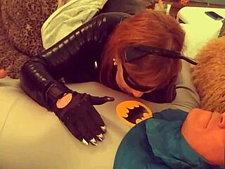 granny catwoman wants to suck batman hard right now
