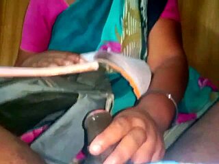 Indian Priyanka Aunty Handjob With Village Man