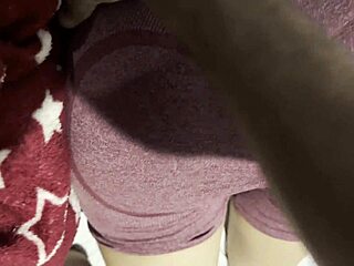 En shorts como lenceria le rompo el culo a esta chica