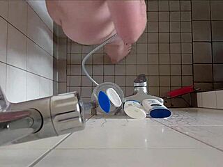 geiles pissen in der dusche