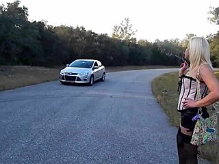 housewife needs some side action