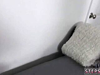 Teens Compete In Blowjob Contest Game