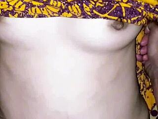 janda daster kuning haus kontol while relaxing at home