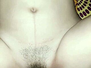 janda daster kuning haus kontol while relaxing at home