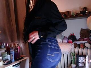 ass in tight jeans looks so good