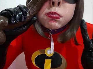 Cute trans elastic whore gives blowjob to bbc and eats cum
