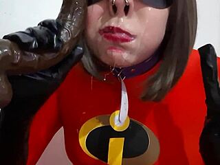 Cute trans elastic whore gives blowjob to bbc and eats cum