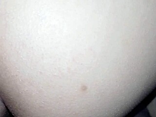 Xxx hijastra timida le gusta follar rico en la cama cumshot