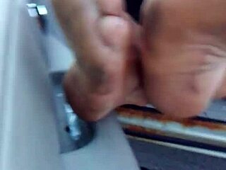 Dirty smelly soles spreading toes right here in public 😮