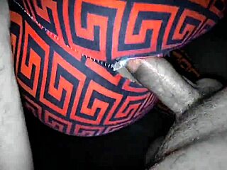 Curvy arab milf in pantyhose gets quick rough fuck