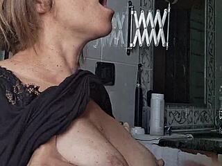 Pompino improvvisato di prima mattina con milf