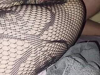 cum on girlfriends big ass in tights while she rests