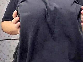 heavy natural boobs jiggle in massive bbw cleavage tease