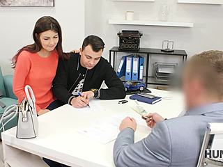 เฮ้ย สาวผมน้ำตาลโดนแฟนขายเย็ดแลกเงินดีลบ้าไปเลย! 😲