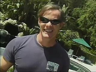 Bodybuilder Spreads Sorority Girl Outdoors