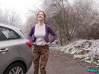 Изгледа да је ова прљава тинејџерка жељна да задовољи за брз кеш.