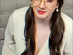 Boss Gives Cum On Face In Office