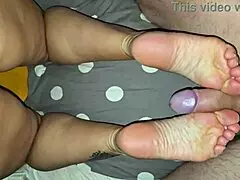 oh man, my stepmom with that curvy big ass and chubby body gave me her pussy for new year, feet up close 😏