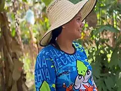 Innocent Colombian campesina with big tits and big ass gets fucked doggystyle in jeans by friend at party for some chickens