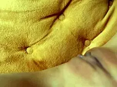 Azjatycka uczennica liże cipkę w nieocenzurowanej solówce z zabawkami i macierzy fistingu chudej gospodyni