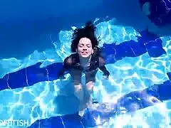 I Feel So Sensual in My Latex Body Underwater as Jessica Bunny, Exploring the Pool's Depths with My Submissive Vibes