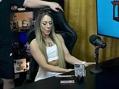 bianca demarchi shows her body silhouette bites ruan's ear and neck what a turn-on - podcast pãpum no barraco 🔥