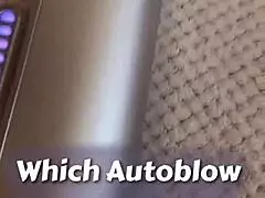 Так завелась, дразня связанный хуй доильной машинкой