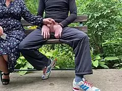 Πεθερά παίρνει σπέρμα γαμπρού για τον κορνάτο άντρα της