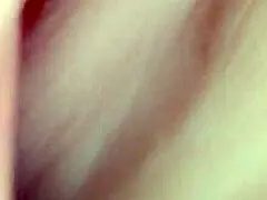 Секси кукли обръсната путка се маже с луб за интензивен двойно проникване