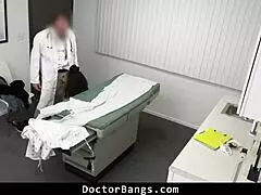 Открывай пошире для интимного осмотра, - доктор стесняющейся пациентке 18+ перед миссионерским долбежом