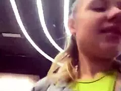 Kövér punci creampie spriccelés ujjbaszás outdoor nyilvánosan