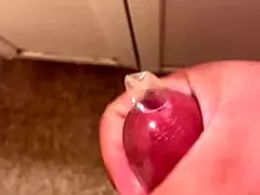 masturbating hard with a condom till i explode 💦😩🔥